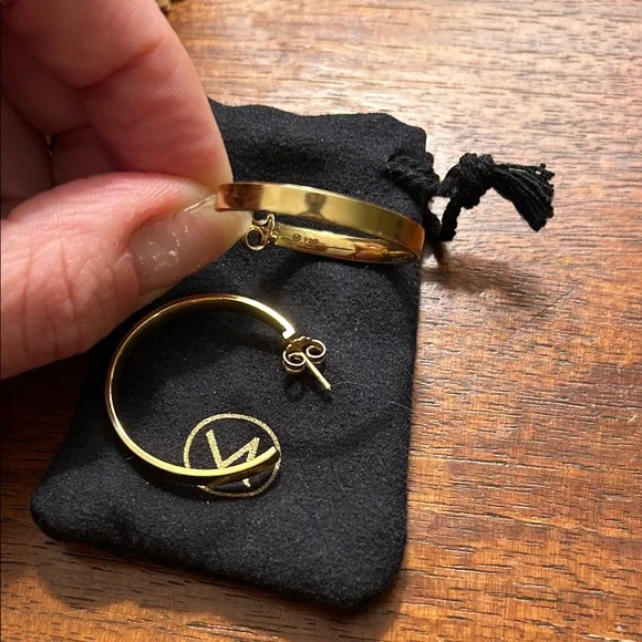 Mejuri Gold Daily Hoops Earrings - Picture 3 of 3